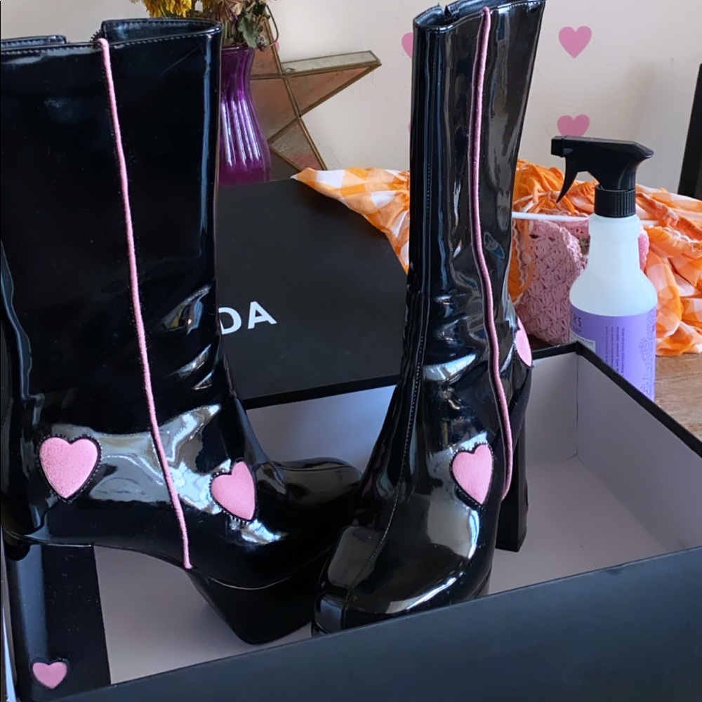 HEART LAMODA BOOTS !!!